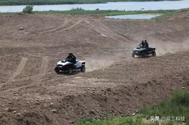 专家解读国产新型“海狼”水陆两栖摩托艇