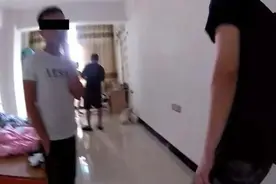 小伙想尝试下“上门服务”，见到真人后发生意外图片