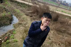 农村“3类人”让人羡慕，整日打牌闲逛不上班，哪来的钱？图片