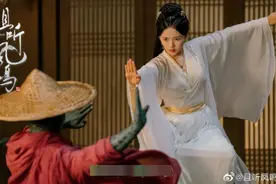 团一散姐妹就翻脸？且听凤鸣傅菁被指拉踩杨超越，工作室发文辟谣图片