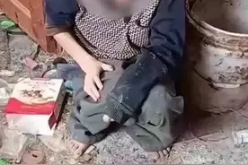 4个月女婴被曝吃泔水，住垃圾堆：“求求你们，放过孩子！”图片