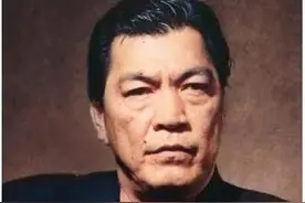 最美的大傻——成圭安图片