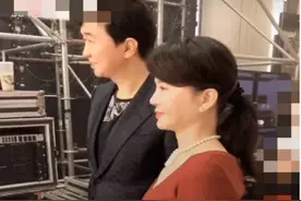 付笛声晒与妻子商演视频，称等得不耐烦？任静一条长裙还穿好多次图片