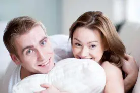 姐妹俩同期生下双胞胎，小孩的爸爸都是同一人，这究竟怎么回事？图片