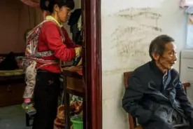 广西年近八旬老汉娶小43岁娇妻，经鉴定2个孩子确是亲生图片