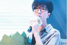 要不要买菜踢馆李常超，两大男神谁唱歌更好听？图片