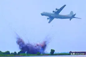 国产高新6号投弹内部细节，全内置反潜弹舱，战术指挥长实弹考核图片