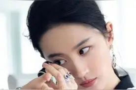 刘亦菲和李易峰恋爱了，是不是真的？美图快快收藏起来！图片