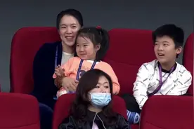 国乒大魔王儿子夺单打首冠！邓亚萍王楠培养下一代，张本家没闲着图片