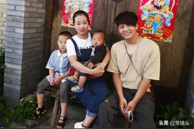 残疾小伙一首歌赢得姑娘芳心，跑上千公里嫁给他，如今结婚生子图片