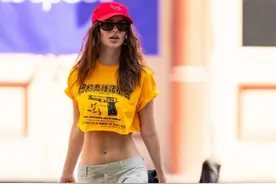 拿捏了，夏天穿糖果色T恤想不美都难图片
