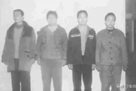 带血的游戏板图片