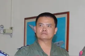 龙凯锋：台空军不是坠机就是失联，如此强度就受不了，趁早投降吧图片