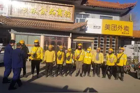 他们是“外卖小哥”也是消防宣传员图片