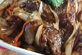 家常黑椒牛仔骨！5步详细教你做在家煮出餐厅风味，宴客好菜式图片