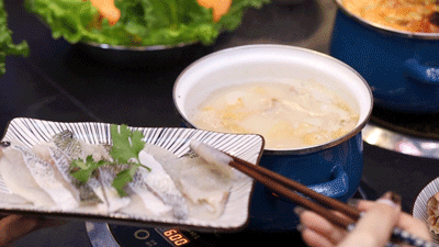 奶白色鱼翅花胶汤 2026年花胶鱼翅汤的做法