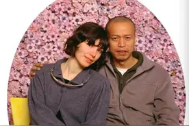 艺术界的“疯子”，取出一根肋骨制成项链，送给5位深爱的女人图片