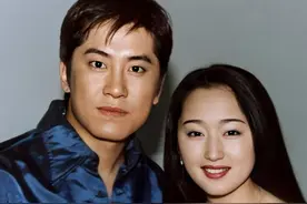49岁杨钰莹为何嫁不出去？看完这些旧照，换我我也不敢娶图片