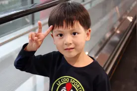 藏族康巴男孩一夜走红，“原生态”高颜值，孩子朴实美最直击人心图片