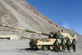 开挂了！印度K9自行火炮上高原，跑起来像坦克，射程提升到50公里图片