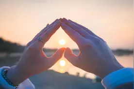 心理学家：真正喜欢一个人，会有四种感觉图片