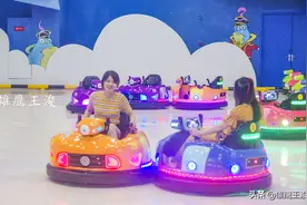 上海人气最旺的景区，天天人气爆棚，亚洲第一家蓝精灵主题乐园图片