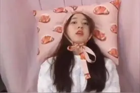 赵露思误食散粉过敏嘴肿，遇彩虹屁瞳孔地震太好笑，老喜剧人了图片