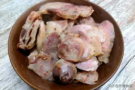 重庆团年饭的全套腊肉席面图片