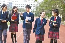 民办高中学生考上清北，奖金高达六七位数，还分房？网友炸锅了图片