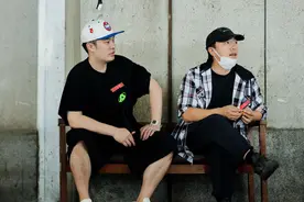 邓超和导演被剪的对话把《五哈》“穷游、偶遇”的谎言撕了个粉碎图片