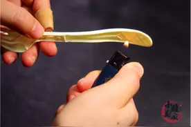 吃完泡面的叉子别扔，放在卫生间里，用处多多图片