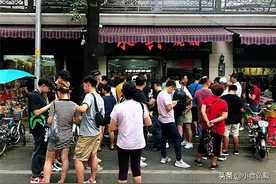 广州最豪横的一家苍蝇小店，顾客一次买800元，生意非常火爆图片