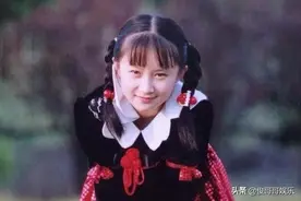 5岁进娱乐圈出道28年零绯闻，33岁未婚被疑整容，身世很可怜图片