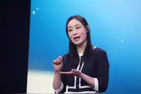 今晚6点半【起立敬礼·校长开讲】| 四川大学附属实验小学清水河分校执行校长龚艳 深情开讲！图片