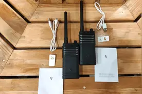 零成本沟通，自驾游必备！评测极蜂对讲机，无信号也能用图片