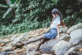 双马尾小萝莉山泉唯美写真图片