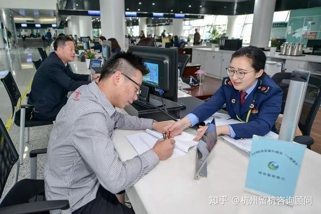 怎么办？哪里办？带什么？杭州大专及以上落户政策30问