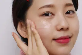 为什么不建议女人用太多美白精华？2个原因，会加速皮肤衰老图片