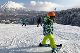被疫情憋疯，想去童话雪国。妈妈儿童团之北海道滑雪拉练纪（一）图片