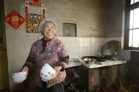 刘兆兰：这个山东袖珍母亲身高仅1米3，却把女儿培养成留美博士后图片