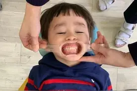 表情包：戴上我的快乐面具图片