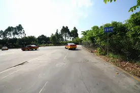 为什么汽车转弯的时候要踩离合？视频封面