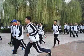 高中，究竟是走读好还是住读好？明白这2点，选择也就简单了图片