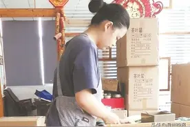 白天打工，晚上辅导弟弟，德化这名懂事女生努力为父母分忧图片