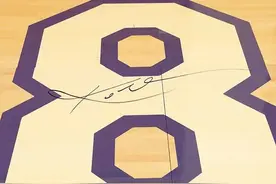 关于NBA奇葩拍卖，东契奇嚼过的口香糖卖1万，球迷身份都能卖图片