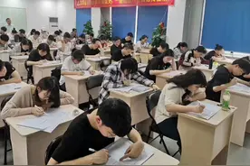 教育部传来好消息，英语数学等科目禁止补课，补习班或要“凉了”图片