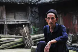 老话说“70不留宿，80不留饭”，我们留79岁的爷爷多住了几天，悔恨终生图片