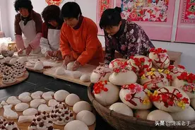 蒸馒头时，冷水蒸还是热水蒸好？牢记这3点，馒头不塌白暄又香甜图片