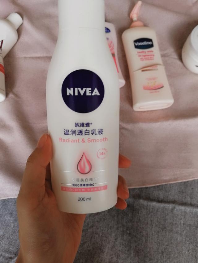 如何使用瓶底身体乳