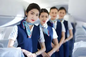 为什么空姐都会戴一块不错的手表？除了看时间，这些作用更重要图片